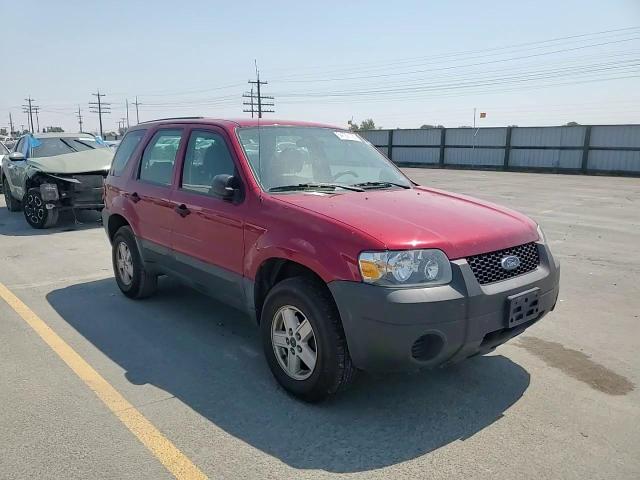 2005 Ford Escape Xls VIN: 1FMYU92Z35KB08403 Lot: 64700105