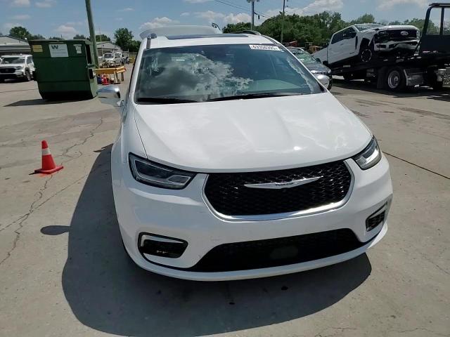 2022 Chrysler Pacifica Hybrid Pinnacle VIN: 2C4RC1N75NR140245 Lot: 63350395