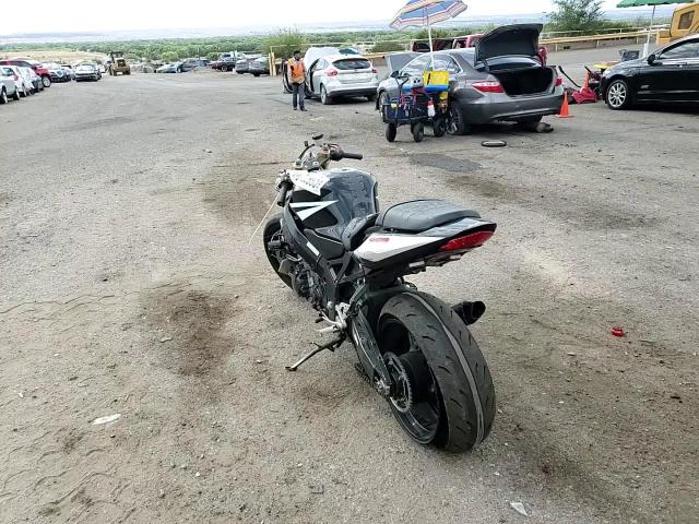 2005 Suzuki Gsx-R600 K VIN: JS1GN7CA152110333 Lot: 63452995