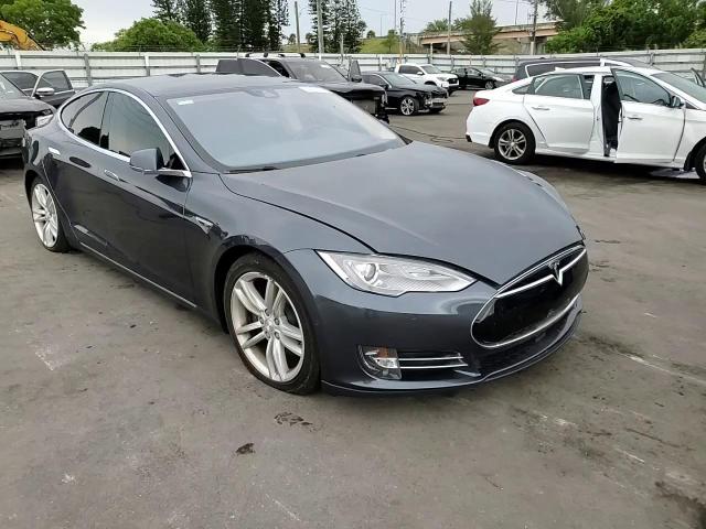 2015 Tesla Model S 85D VIN: 5YJSA1H28FFP69695 Lot: 63092425