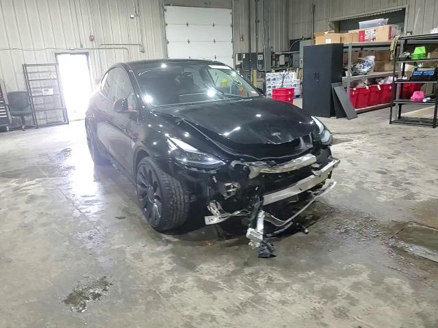 2022 Tesla Model Y VIN: 7SAYGDEF1NF545722 Lot: 65038395