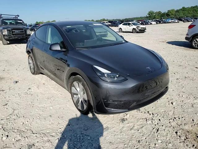 2024 Tesla Model Y VIN: 7SAYGDEE4RA241813 Lot: 64519155