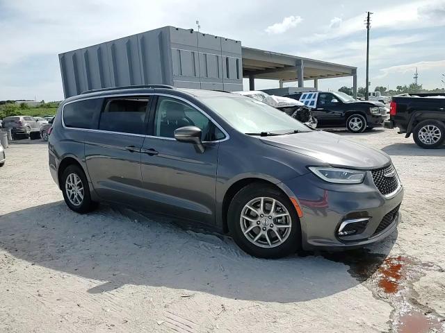2021 Chrysler Pacifica Touring VIN: 2C4RC1FG5MR556809 Lot: 64132735