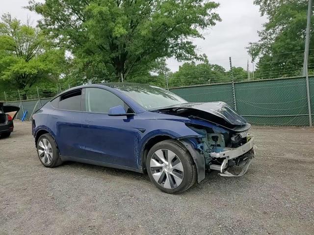 2021 Tesla Model Y VIN: 5YJYGDEE0MF239744 Lot: 64479375