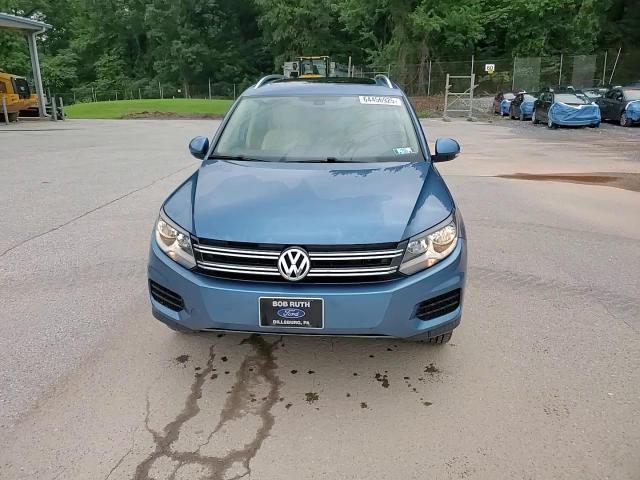 2017 Volkswagen Tiguan Wolfsburg VIN: WVGSV7AX1HK014774 Lot: 64456925