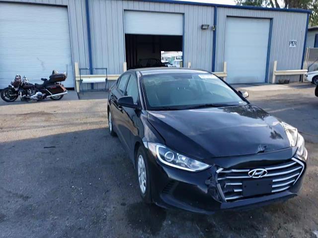 2018 Hyundai Elantra - Image 10