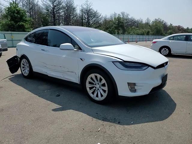 2019 Tesla Model X VIN: 5YJXCAE21KF182821 Lot: 66881804