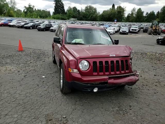 2014 Jeep Liberty (Patriot) - Image 12