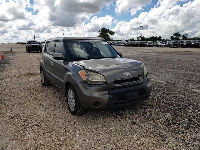 2010 Kia Soul + VIN: KNDJT2A27A7101892 Lot: 69070144