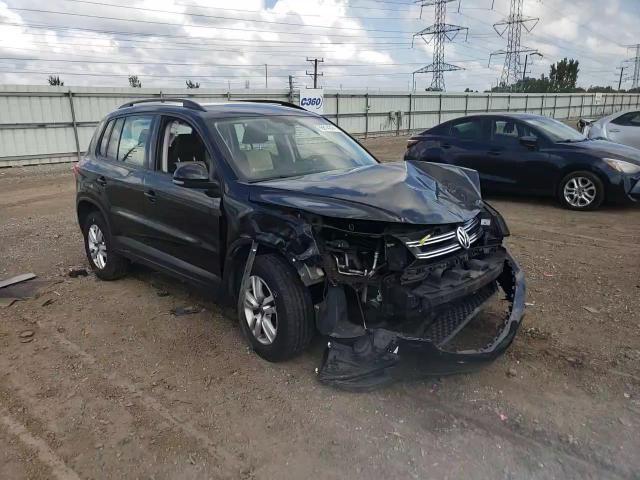 2017 Volkswagen Tiguan S VIN: WVGBV7AX2HK000107 Lot: 66814314