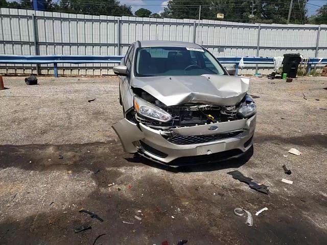 1FADP3F24HL262384 2017 Ford Focus Se