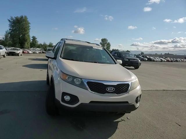 2011 Kia Sorento Base VIN: 5XYKT4A18BG107115 Lot: 67736514