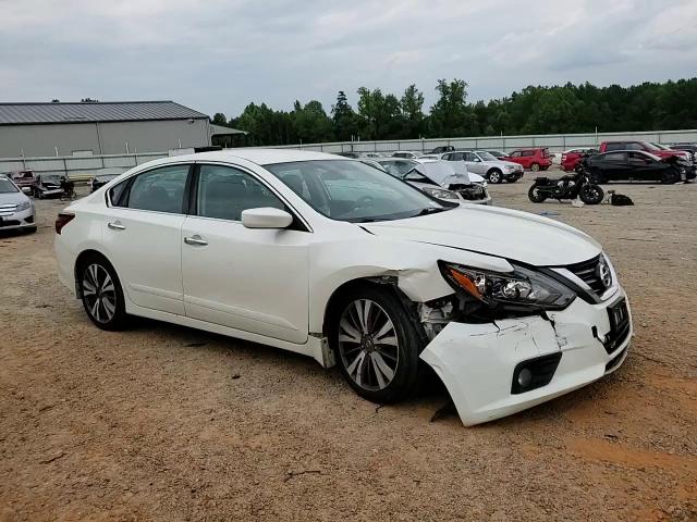 1N4AL3APXHC116217 2017 Nissan Altima 2.5