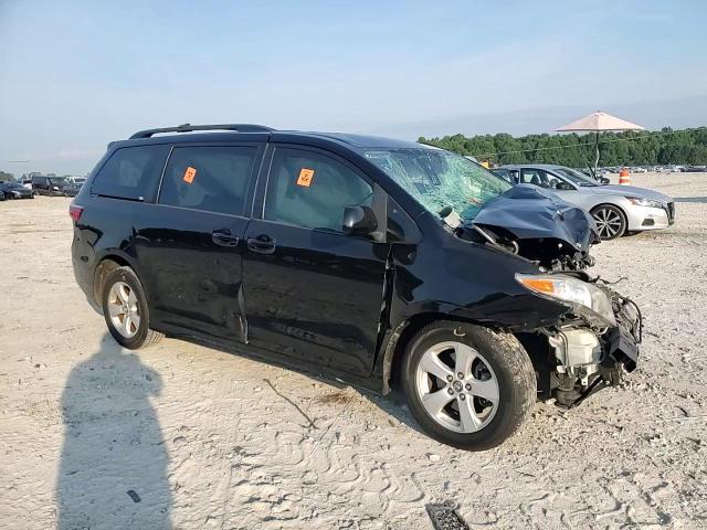 2018 Toyota Sienna Le VIN: 5TDKZ3DC4JS934195 Lot: 66858734