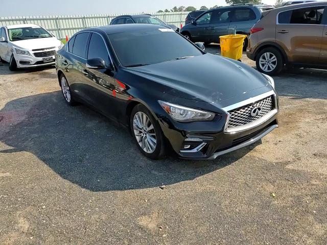 2019 Infiniti Q50 Luxe VIN: JN1EV7AR8KM556780 Lot: 67702284