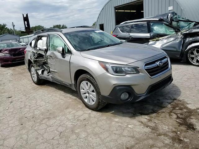 4S4BSAFC0K3339073 2019 Subaru Outback 2.5I Premium