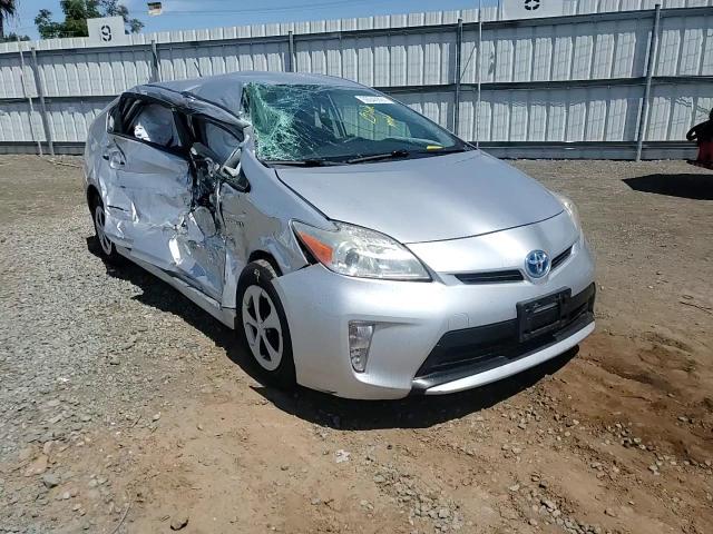 2012 Toyota Prius - Image 11
