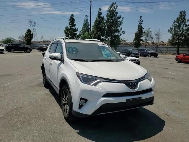 2T3WFREV6HW397531 2017 Toyota Rav4 Xle