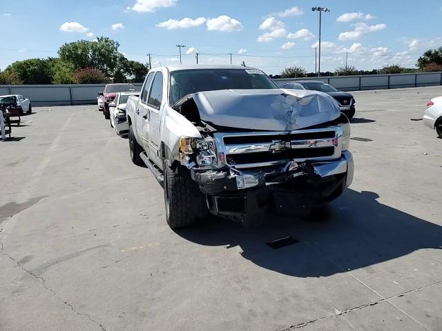 2011 Chevrolet Silverado - Image 10