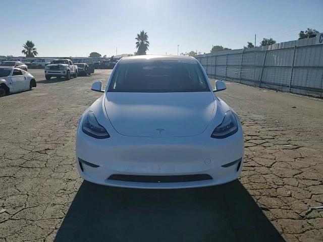 2022 Tesla Model Y VIN: 7SAYGDEE1NF394985 Lot: 67799674