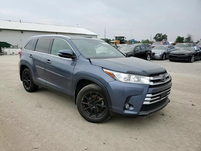 5TDJZRFH9KS716763 2019 Toyota Highlander Se