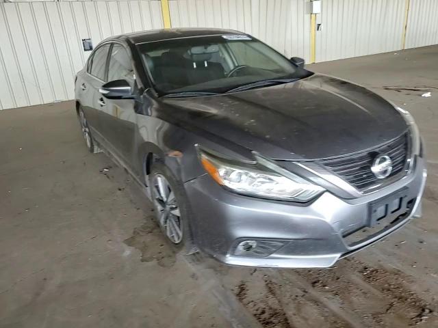 2017 Nissan Altima - Image 11