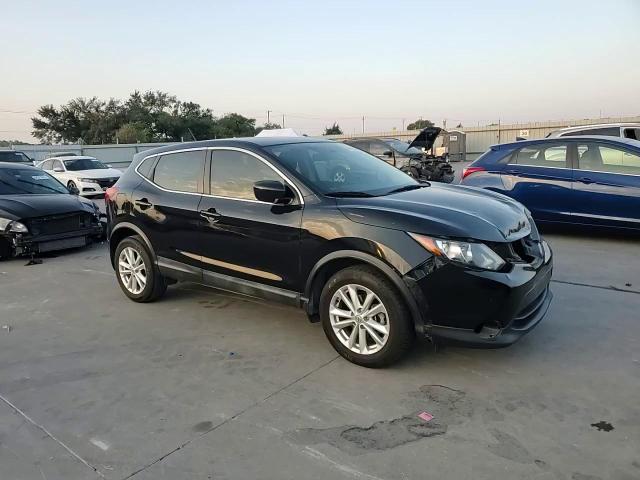 2017 Nissan Rogue Sport S VIN: JN1BJ1CP2HW020556 Lot: 68187054