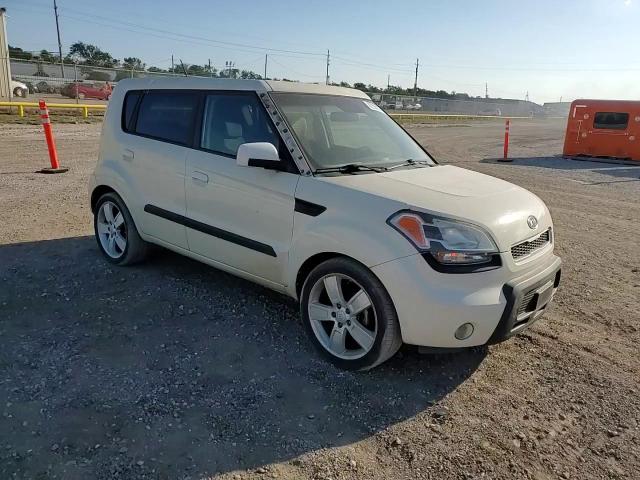 2010 Kia Soul + VIN: KNDJT2A26A7065628 Lot: 67286974