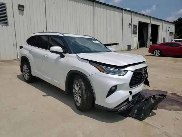 2022 Toyota Highlander Platinum VIN: 5TDFZRBH3NS188282 Lot: 67897144