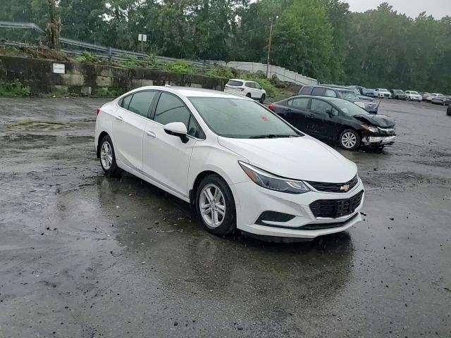 2018 Chevrolet Cruze Lt VIN: 1G1BE5SM1J7217226 Lot: 66670374