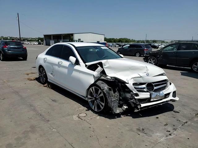 2016 Mercedes-Benz C 300 VIN: 55SWF4JB2GU100417 Lot: 66421464