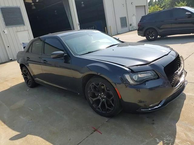 2019 Chrysler 300 S VIN: 2C3CCABG8KH533723 Lot: 65651094