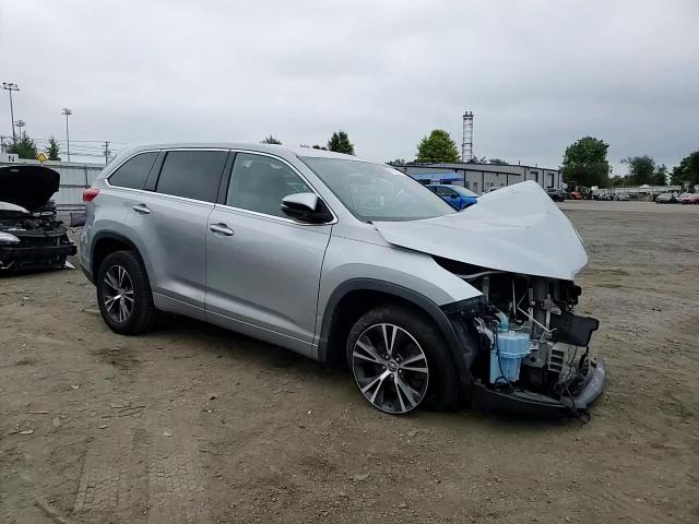 2018 Toyota Highlander Le VIN: 5TDZARFH5JS038263 Lot: 69623974