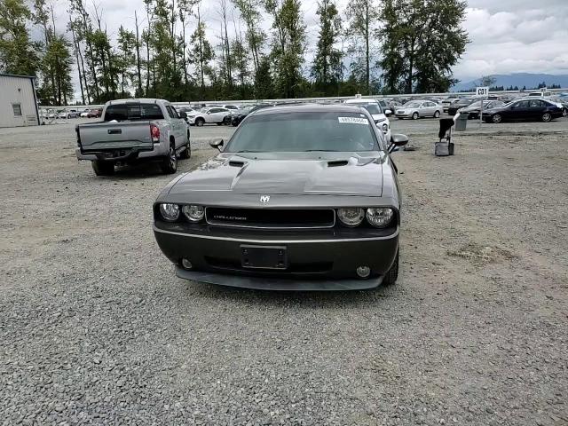 2B3LJ44V69H607067 2009 Dodge Challenger Se