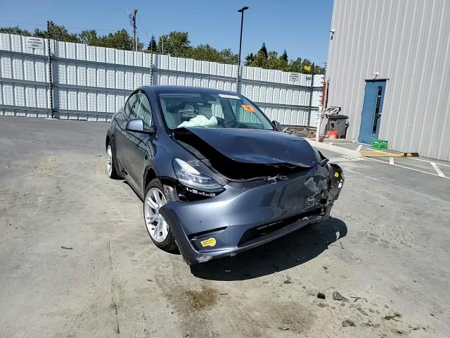 2022 Tesla Model Y VIN: 7SAYGDEE8NF358985 Lot: 69282584