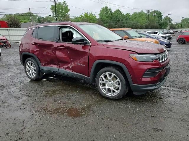 3C4NJDFBXNT184831 2022 Jeep Compass Latitude Lux