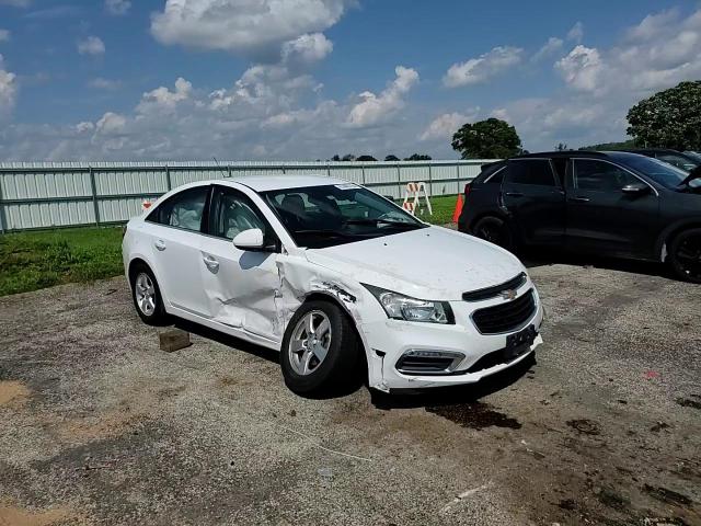 2016 Chevrolet Cruze - Image 11