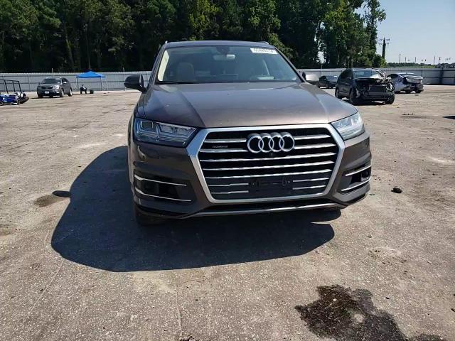 WA1VAAF72HD011061 2017 Audi Q7 Prestige