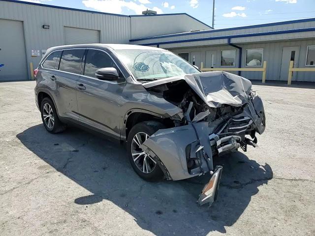 5TDZZRFH6KS344012 2019 Toyota Highlander Le