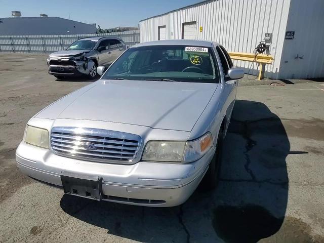 2000 Ford Crown Victoria Police Interceptor VIN: 2FAFP71W4YX119755 Lot: 68950904