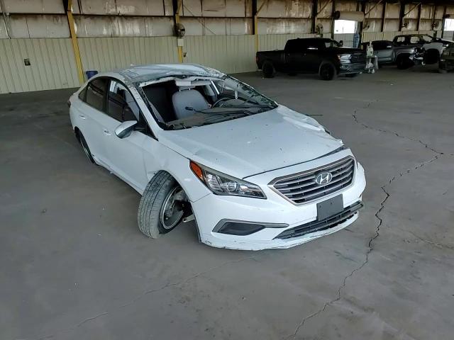 2017 Hyundai Sonata Se VIN: 5NPE24AF4HH518931 Lot: 68926224