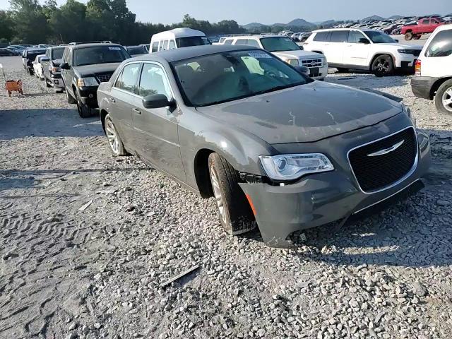 2C3CCAAG8JH137548 2018 Chrysler 300 Touring