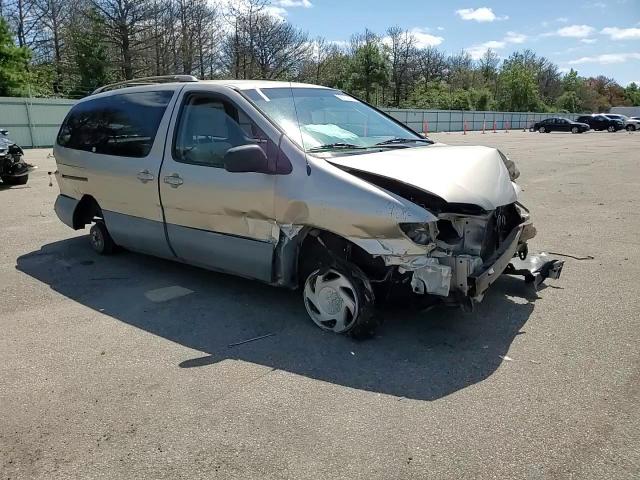 2000 Toyota Sienna - Image 11