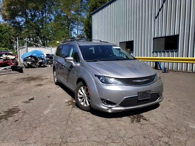 2019 Chrysler Pacifica Touring L VIN: 2C4RC1BG7KR652282 Lot: 69160764