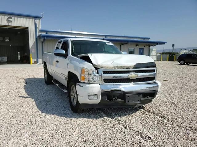 2008 Chevrolet Silverado C1500 VIN: 2GCEC19J681169020 Lot: 69099104