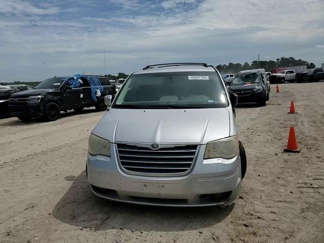 2A4RR5D17AR116990 2010 Chrysler Town & Country Touring