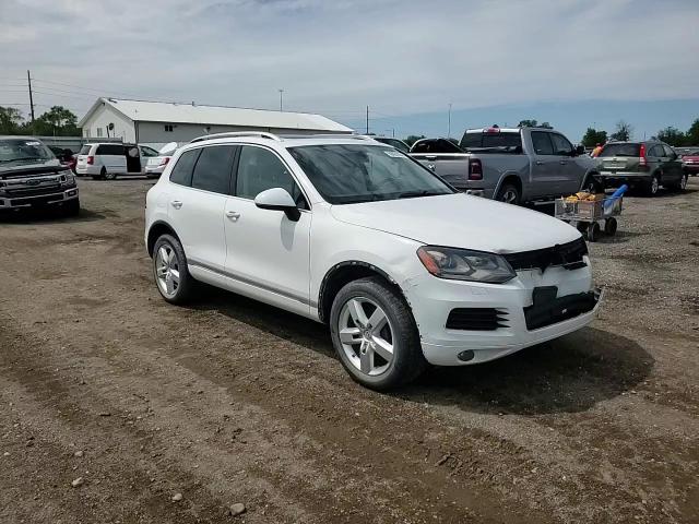 2013 Volkswagen Touareg V6 VIN: WVGEF9BP7DD005211 Lot: 69883034