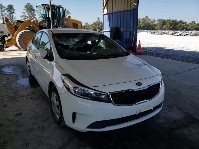 3KPFK4A71JE211370 2018 Kia Forte Lx