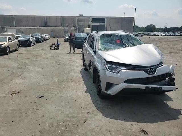 2018 Toyota RAV 4 - Image 12