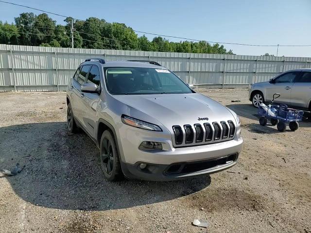 2018 Jeep Cherokee Latitude VIN: 1C4PJLCB1JD537710 Lot: 67704394